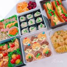 運動会当日は 子どもの準備に場所取りにと大忙し お弁当が間に合わない と毎年焦っていませんか 前日に下準備したり 焼くだけ 巻くだけのお弁当なら簡単でおいしいと子どもにもパパにも好評です 紙コップやピックも活用して手軽に作ってみませんか お弁当