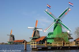 Scopri il significato di 'sotto il livello del mare' sul nuovo de mauro, il dizionario online della lingua italiana. Olanda I Mulini A Vento Di Zaanse Schans