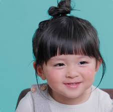 おうちで簡単 女の子向け 前髪ラウンドカットの切り方 mamatas ママタス 赤ちゃん 前髪 前髪 赤ちゃん カット