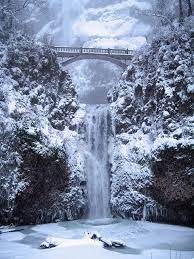 Multnomah falls frozen icicles in winter season at columbia river gorge closeup. Multnomah Falls Is Nearly Frozen Winter Scenery Waterfall Scenery