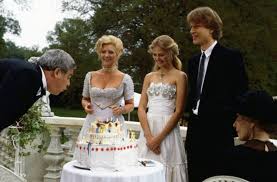 Zum schauspieler ausbilden ließ er sich an der schauspielschule seiner. Das Gelbe Landschloss Ist Das Markenzeichen Der Guldenburgs Die Am 29 Januar 1987 Das Erste Mal Uber Den Ather Laufen Die Zdf Serie Uber Zwei Im Clinch Liegende Bier Dynastien Ist Hochkaratig Besetzt Die