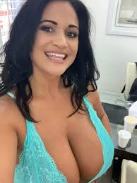 Pics and videos of curvy queen kailani kai. Kailani Kai My Secret Aunt Socialmilf