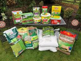 Die inhaltsstoffe setzen sich wie folgt zusammen: Rasendunger Test 12 2020 Vergleich Infos Und Tipps