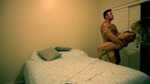 Reese neukt Kylie Kingston midden in de lucht!