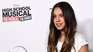 Singer/songwriter/actor who brings relatable storytelling to her version of pop. Olivia Rodrigo Celebrates Good 4 U Hitting No 1 On The Charts Cnn