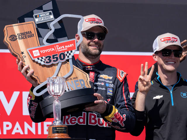Hy-Vee sponsoring Shane van Gisbergen for Cup Series' Iowa Corn 350