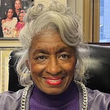 Helena Scott's Instagram, Twitter & Facebook