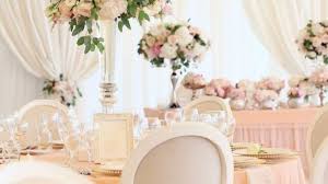 Les tables pourront être ornées de confettis de notre boutique de déco de mariage a tout pour vous plaire. Les Magasins Pas Chers Pour La Decoration De Votre Mariage