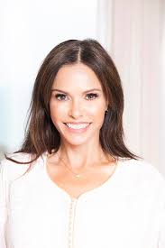 Nadia Davis's Instagram, Twitter & Facebook