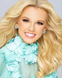 Stacy Delong's Instagram, Twitter & Facebook