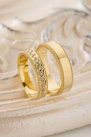 Browse our stunning selection of 18k white gold ring settings, and choose the perfect diamond to match, all in 360° hd. Gold Wedding Bands With Milgrain Details And Diamonds Wedding Etsy In 2021 Couple Wedding Rings Wedding Rings For Women Unique Wedding Bands