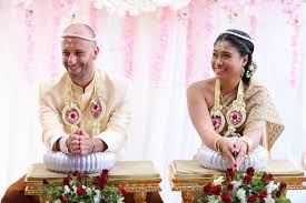 Cerchi messaggi originali per un matrimonio importante, simpatici messaggi da inviare agli sposi su whatsapp per trasmettergli i vostri auguri più sinceri ? Ita Thai Wedding Day Febbre D Oriente
