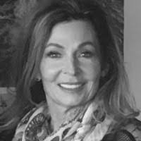 Jennifer Krach's Instagram, Twitter & Facebook