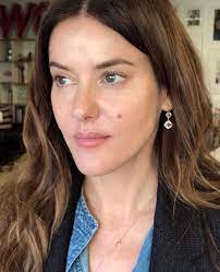 You'll be pleased to know, the number #1 thing she recommends involves zero spending, takes mere seconds. Pin By Madi Stalzer On Highlights Lisa Eldridge Moisturizer Hair