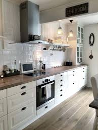 Cuisine Blanche Et Bois 25 Idees Deco Pour S Inspirer Cuisine Moderne Cuisine Blanche Et Bois Cuisines Maison