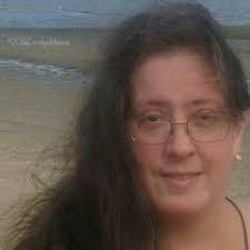 Carolyn Marra's Instagram, Twitter & Facebook