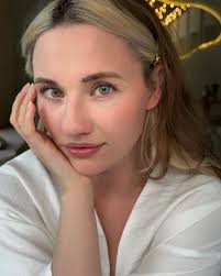 Must-have на этот сентябрь: линзы Valencia Gray • идеальны и для карих и  для светлых глазок • срок ношения: 1 ГОД loumirage.co.uk P.S. доставляем по  всему миру (да-да, всему без исключений) 🌎