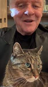 Anthony Hopkins Plays The Piano For His Cat Niblo In Self Isolation Lipstick Alley