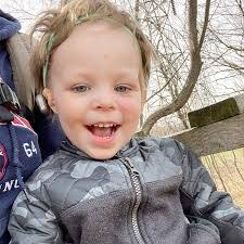 Amanda Emmett's Instagram, Twitter & Facebook