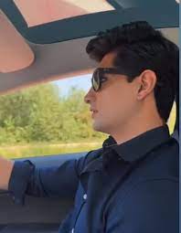 Naseem Shah Seen Driving A Tesla - PakWheels Blog
