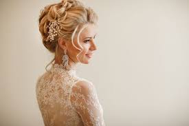 See more ideas about svatební účesy, účesy, vlasy. Uces Na Svatbu S Veneckem Lehke Ucesy