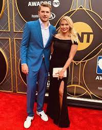 Jun 04, 2021 · the first round of the nba playoffs has kicked off, and so has the playoff rendition of our nba contenders. Nba The Model Girlfriend Of Luka Doncic Is Conquering The United States Foto 6 De 18 Marca English