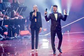 The voice senior was a german reality talent show created by john de mol, based on the concept the voice of germany.however, participation is only open for candidates of more than 60 years old. The Voice Of Germany Lena Gercke Kehrt Nach Babypause Zuruck In Die Jury
