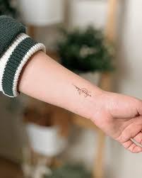 Resim, heykel, seramik, cam, 3d sergilerle sanatseverlerin ankara'daki uğrak yeridir. Small Tattoo Ideas And Inspiration Pictures Popsugar Beauty