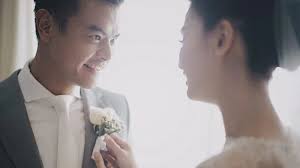 Sah Jadi Suami Istri, Intip Indahnya Foto-Foto Pernikahan Dion Wiyoko dan  Fiona di Pulau Bali