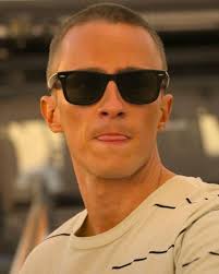 Mom:Eat your food its not that hot. The food: