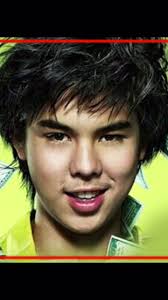 Review phim Thiếu niên bạc tỷ