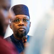 Le PM Ousmane SONKO est entré à Dakar hier à 22h 29mn, il était accompagné  à Abu Dhabi par le ministre Cheikh Diba Les Echos 🗞️