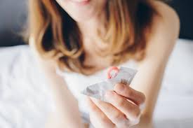 Syphilis is a sexually transmitted infection caused by a bacterium called treponema pallidum. Syphilis Auch Nette Manner Haben Geschlechtskrankheiten Brigitte De
