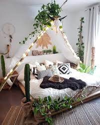 Boho is short for bohemian, and defines a style inspired by the lifestyle of free spirits, hippies and even gypsies of the 1960s and adding a dreamcatcher and some kind of other macrame decorations is a good idea to reflect a hippi lifestyle. Pin On Boho Style