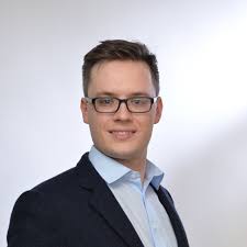 Is the presence of a double (asymmetric) peak for H2O in NMR always  indicative of two distinct interacting molecules?