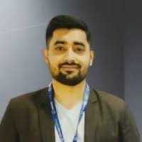 How do businesses choose the right influencers?