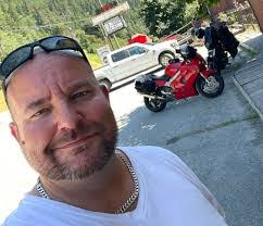 Matthew Schons's Instagram, Twitter & Facebook