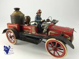 What kind of toy is a fire engine? Antique Toy Fire Truck 22cm Gunthermann C 1910