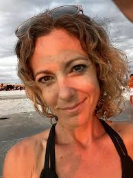 Hello! The flow house is looking for a new roommate! We are artists of all  kind! We do music, glass blow, wood burn and even do magic! House is 420  friendly. LGBTQ