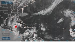 Noticias telemundo miles de residentes y turistas en el noreste de la península de yucatán, en méxico, han evacuado zonas de alto riesgo o se han refugiado en albergues y hoteles ante la. Huracan Delta Llego A Mexico Causando Por Ahora Solo Inundaciones Y Fuertes Lluvias