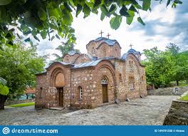 Wandelen in de mooiste gebieden met veel natuur en cultuur. Heilige Pantelejmon Monastery Nerezi Skopje Noord Macedonie Stock Foto Image Of Macedonie Middeleeuws 149781330