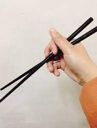 6) never attempt to pass food from chopstick to chopstick as this is how unburnt bones are moved to the urn at a cremation. The Ultimate Guide To Using Chopsticks