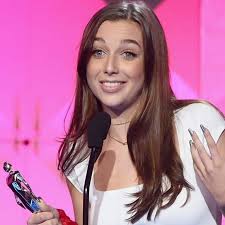 Emma Chamberlain Is Changing Youtube For The Better By Keeping It Real