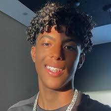 Gabriel Denis's Instagram, Twitter & Facebook