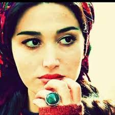 Gozden Uzak Olan Gonule Daha Yakindir Bazen Goz Gordugune Inanir Gonul Ise Gozun Gormediklerine Uzaklardada Olsalar Hissederler Kadin Gozler Ozlu Sozler