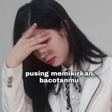 Bermacam tampilan foto meme gokil jika kamu lihat hampir tiap hari ada saja gambar meme lucu terbaru yang dishare sahabat di media sosial, bagaimana kamu tidak berfikiran ingin meniru. Punya Kepala Pusing Ga Punya Kepala Serem Foto Lucu Foto Teman Kutipan Humor