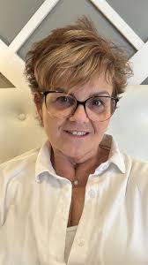 I took the plunge! Here's the before and after. What do you think? 🙂😍