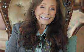 Loretta Lynn, Coal Miner's Daughter and Country Queen, Dies
