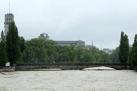Видео isar hochwasser münchen канала dimitier. Munchen Keine Gefahr Durch Hochwasser Isar Steigt Deutlich An Bleibt Aber Weitgehend Friedlich