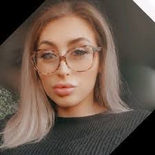 Chantelle Fisher's Instagram, Twitter & Facebook